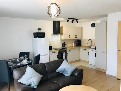 Spacious 2-Bed Flat in CB2