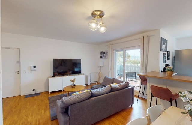 Spacious 2BR APT. Mins from Paris Top Attractions