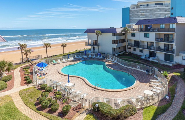 Spacious 3 bd 3 bath unique condo on no drive beach. Lg. deck, for entertaining