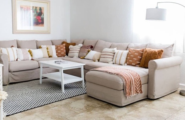 Spacious 3 BD / Large Master BR with Ensuite Bath