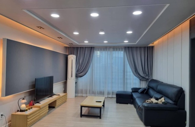 Spacious 3-bedroom apartment in nice Pyeongtaek-si with WiFi, AC