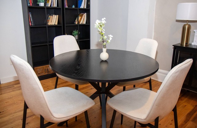 Spacious 3-bedroom apartment in DWTWN Newark,Nearby local hotspots & EWR airport