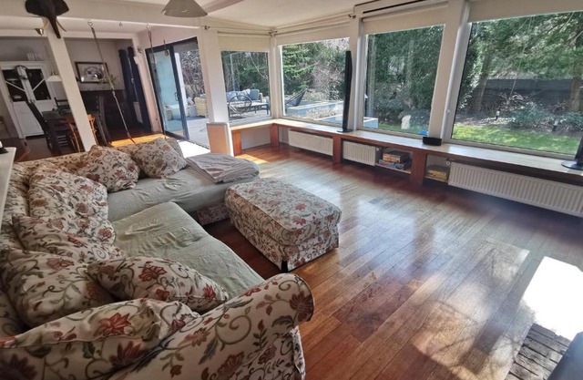 Spacious 3 Bedroom Family Oasis with Sauna, 20 min from Warsaw