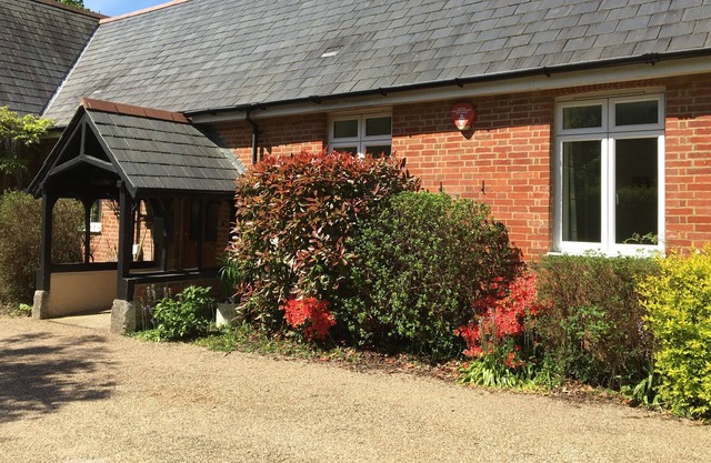 Spacious 3 bedroom Old School House nestled in the New Forest countryside