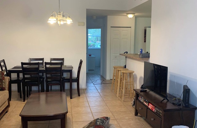 Spacious 3bedroom apartment with fitness room pool jacuzzi in Fort Myers Florida