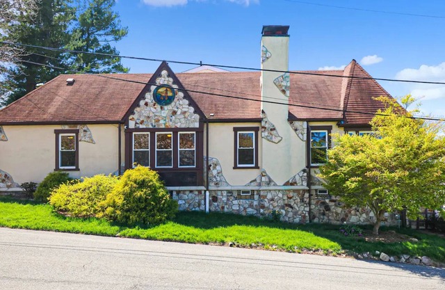 Spacious 3BR Private Home * Direct Water View