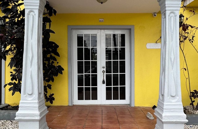 Spacious 3BR with 5 Beds in Cataño -10 Sleep-UNIT 2
