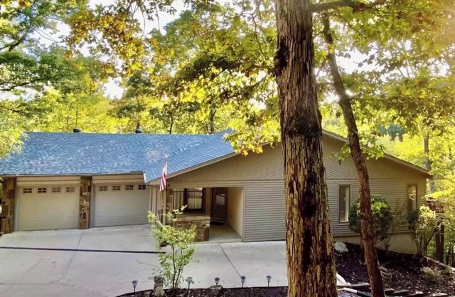 Spacious 4-Bed, 3-Bath Retreat – Perfect for Family Getaways!