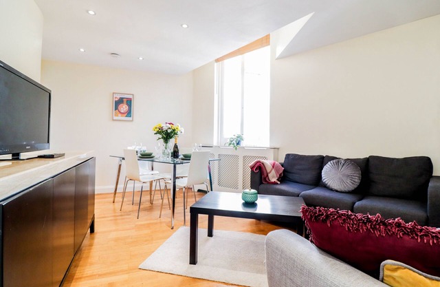 Spacious 4-Bed house in St. John's Wood