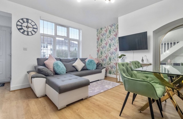 Spacious 4-Bedroom Home in Vibrant East London!
