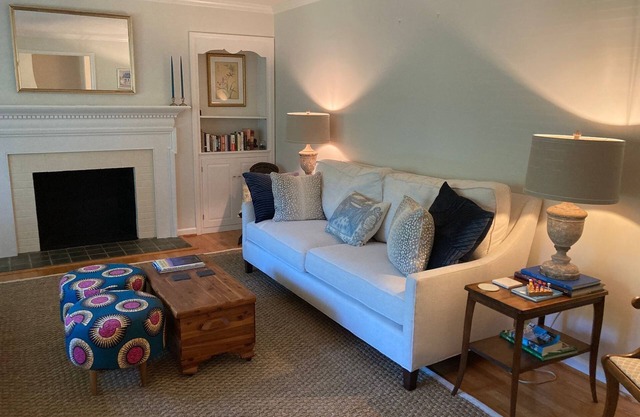 Spacious 4-bedroom house in lovely Lynchburg with AC, WiFi