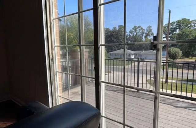 Spacious 4-bedroom townhome in peaceful area near Notre Dame