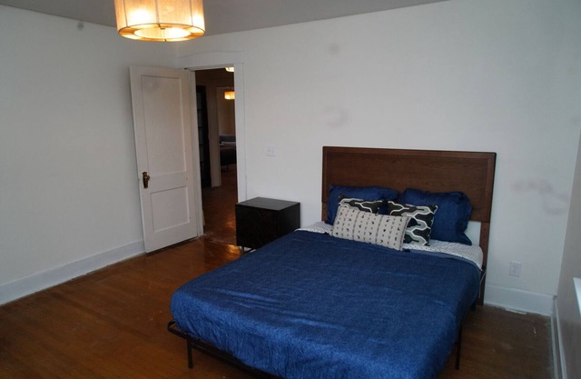 Spacious 4-Bedroom + Loft Retreat in Fall Creek – Steps from Downtown!