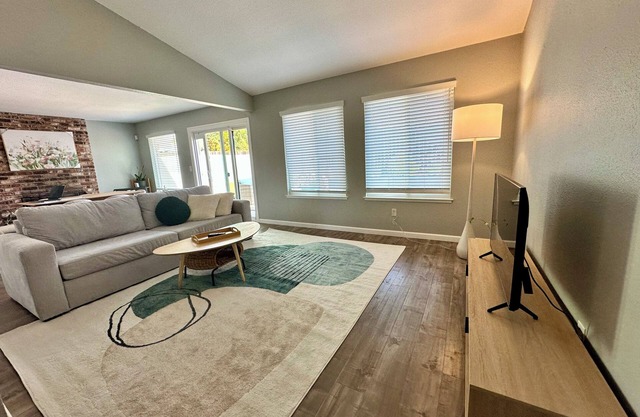 Spacious 4BD/2BA single story family home in safe and quiet neighborhood