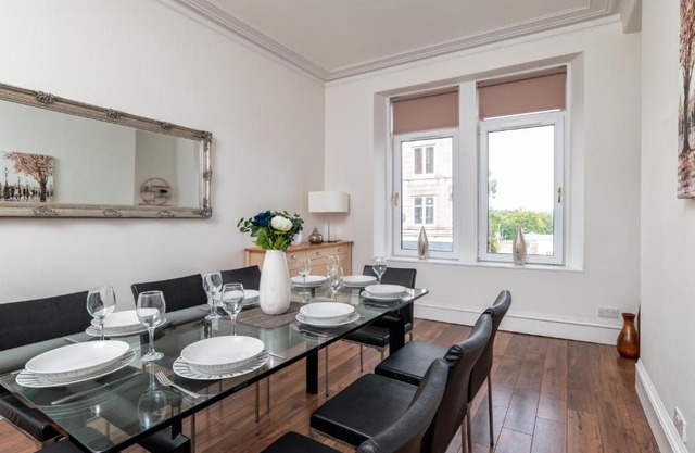 Spacious 5-Bedroom Townhouse in the West-End