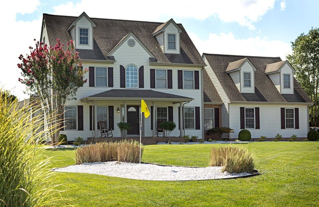 Spacious 5 bedroom w game room, theatre, and sauna