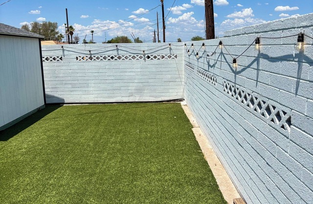 Spacious 5BR Getaway w/Pool & Play Areas/South Phoenix Stay