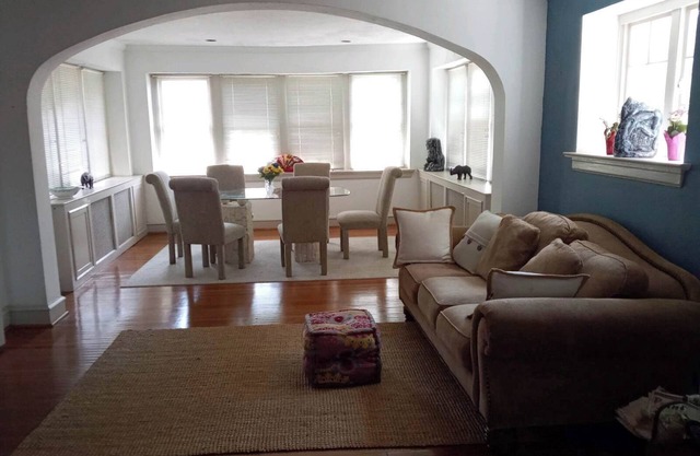 Spacious 5br house w/AC & WiFi marvelous Mt Airy Philly train 2 downtown or NYC