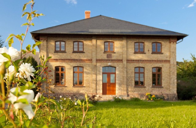 Spacious and stylish in the monument to the Müritz, near the lake and golf course