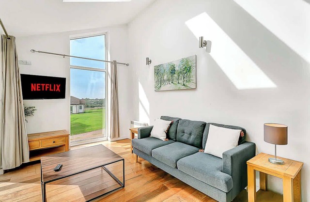 Spacious & Bright 2BED Holiday Chalet nr Sidmouth