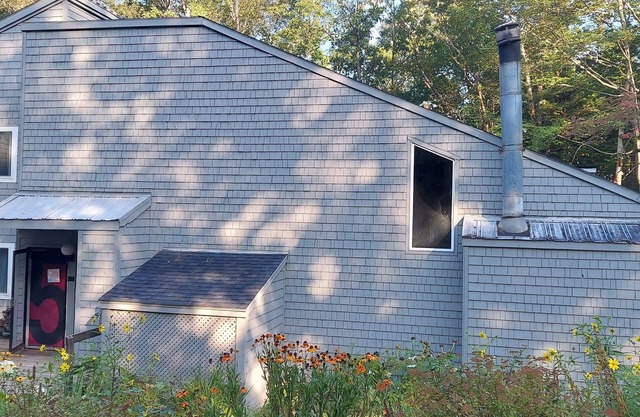 SPACIOUS CAMPTON GETAWAY at the base of Campton Mountain Ski Area!