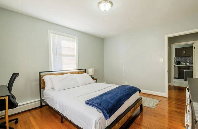 Spacious Cozy Two bedroom Apt