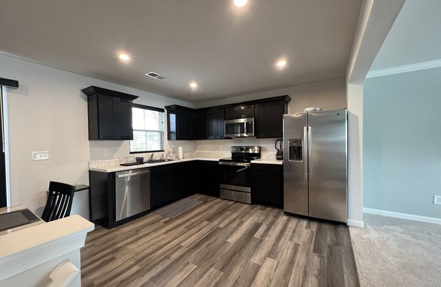 Spacious, End-Unit Townhome located 5 miles from D/T Greenville, SC