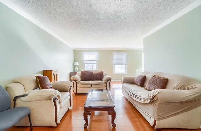 Spacious family-sized unit in the heart of Brampton