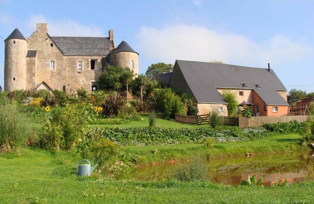 Spacious Family Home with Garden, Terrace, and Wi-Fi, in Scenic Nature Park, Pet Friendly