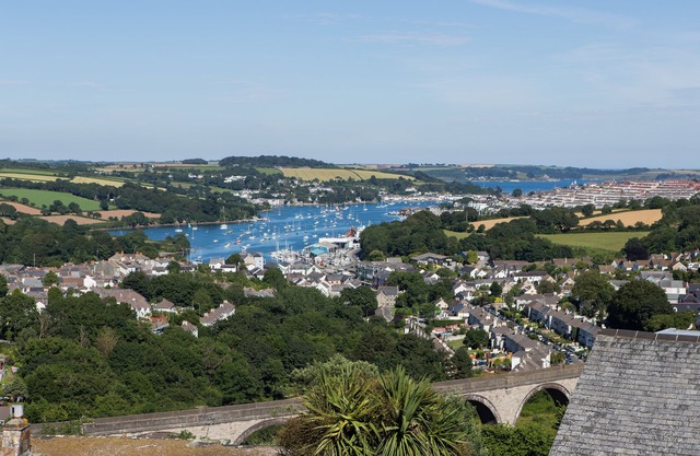 Spacious Home In Cornwall, Sea Views, Off-street Parking, Sleeps 10, with Annexe