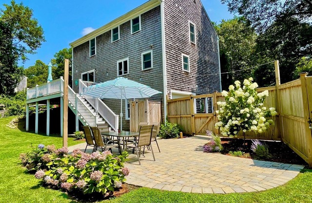 Spacious Home with Big Backyard, Pet Friendly, 2 mi to Beaches