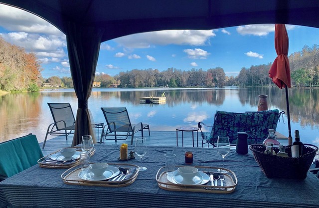 Spacious Lakehouse Suite - Nature Lover's Paradise