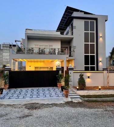 Spacious & Lavish Kanal Portion in Islamabad