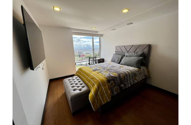 Spacious LUXURY SUITE in a safe and central area