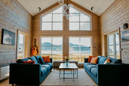 Spacious, modern cabin Ramberg Lofoten