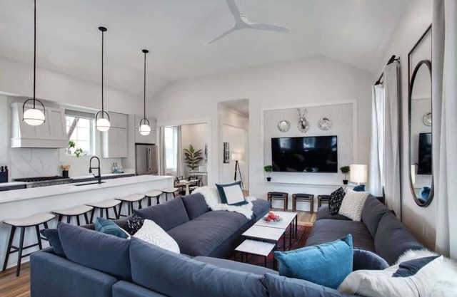 Spacious Modern Unit With Heated Pool