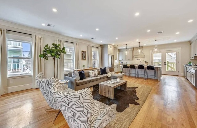 Spacious, New Renovation | Near T