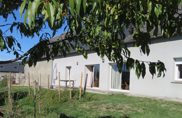 Spacious outbuilding at the foot of the Pyrenees