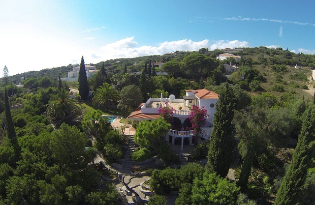 Spacious, Pool Villa, southern slope location with stunning sea views free Wi-Fi train.