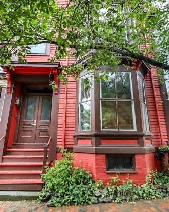 Spacious Portland Home With Parking