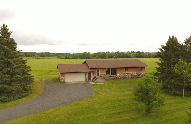 Spacious, secluded sanctuary! Very clean! 5 Queen Beds! Wildlife viewing.