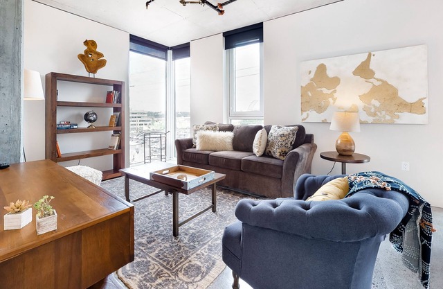 Spacious & Sleek Condo with WiFi in the Heart of Alphabet District