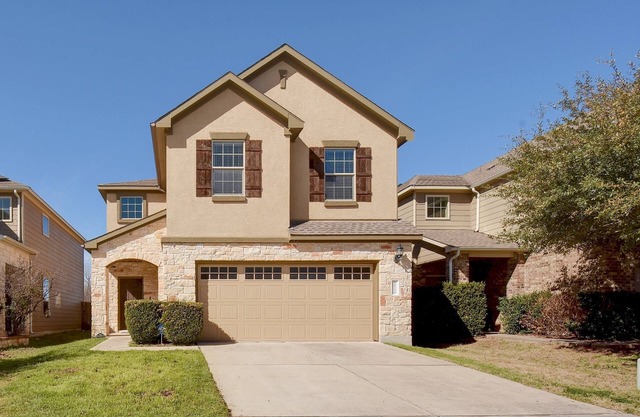 Spacious South Austin 3br/2.5ba with Amazing Natural Light, Fenced Backyard