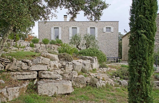 Spacious stone house in a wonderful natural park