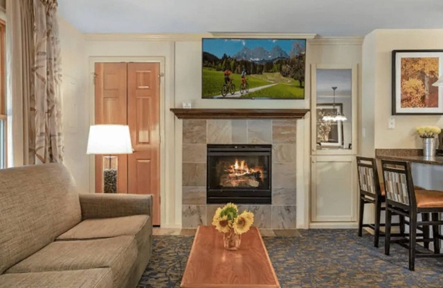 Spacious Streamside at Vail 1BR Condo with Onsite Amenities
