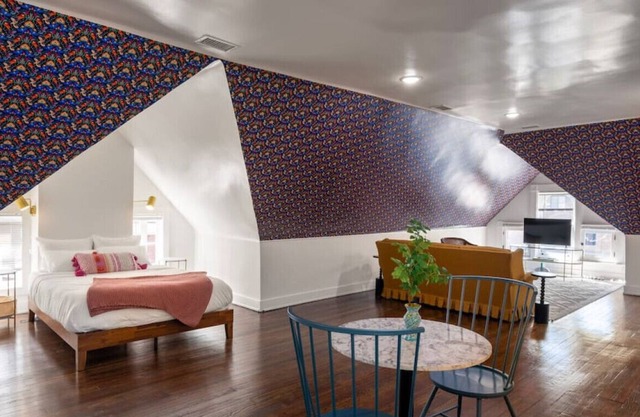 Spacious Studio | Central Locale