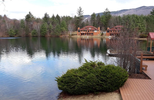 Spacious studio with a beautiful Pemi river view.