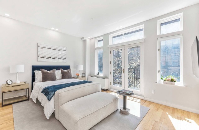 Spacious Studio with Charming Juliet Balcony