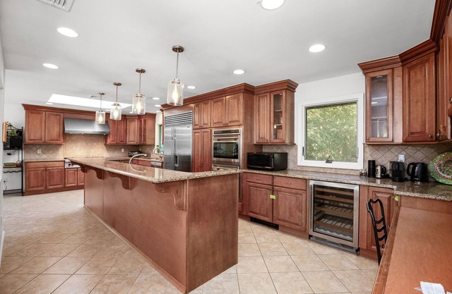 Spacious & Sunny Single Family