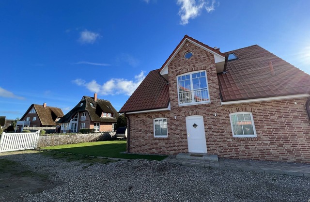 Spacious vacation home near the beach in a quiet location in Rosenhagen